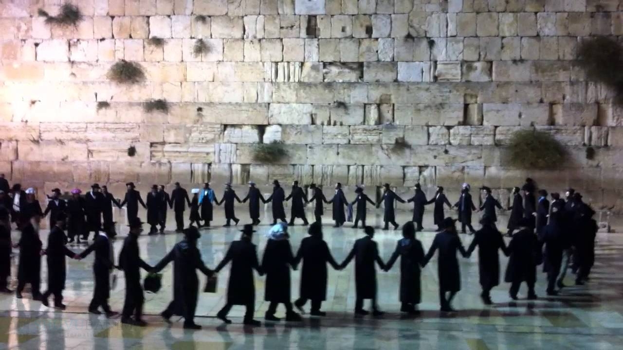 הָרָצִים יָצְאוּ דְחוּפִים עצרת דחופה בכותל המערבי לרפואת הרב ברלנד שליט"א