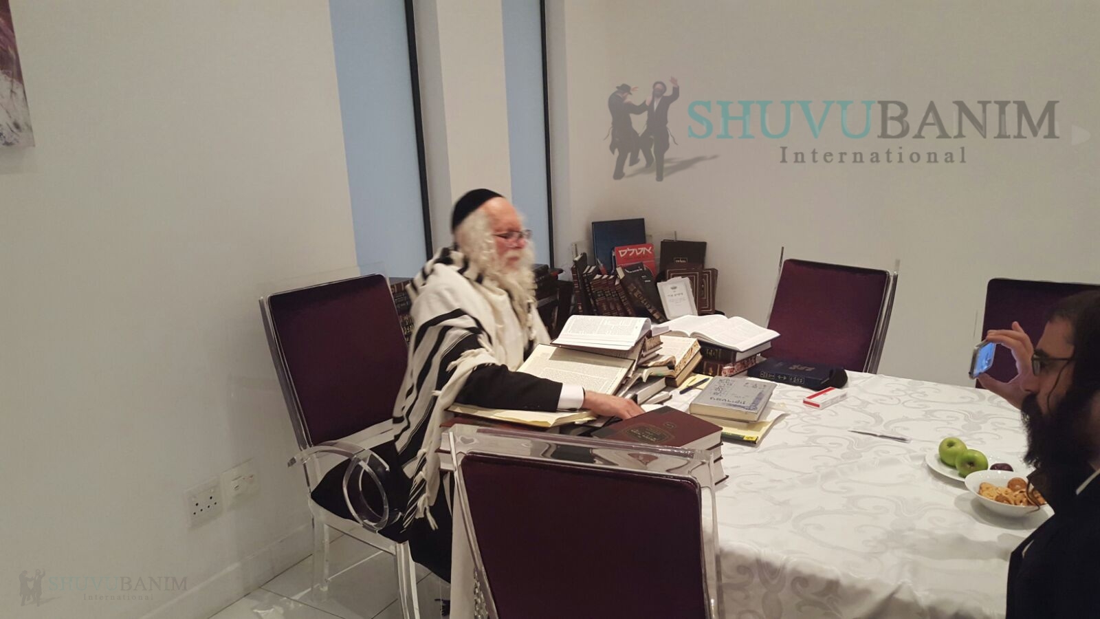 שידור חוזר מדרום אפריקה! שיעור לכבוד הילולת מוהרנ"ת זצוק"ל י' טבת תשע"ו מאת הגה"צ הרב אליעזר ברלנד שליט"א