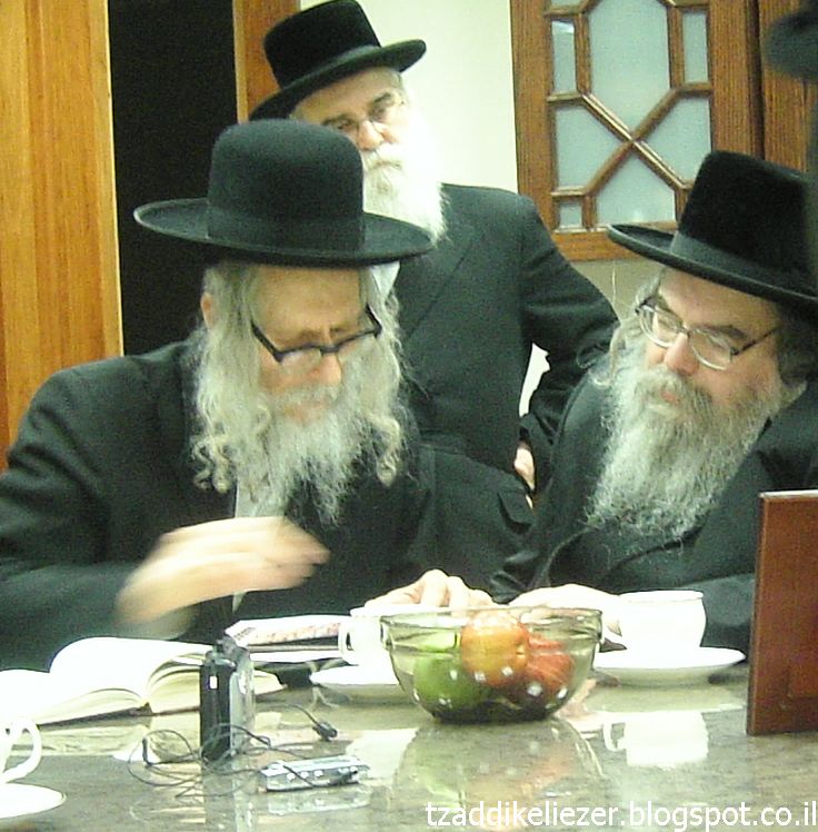 האזינו: הרב בשיא האושר עכשיו – דברי הגה"צ הרב אליעזר ברלנד שליט"א למולד חודש תמוז