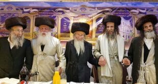 מימין: הרב משה צנעני, הרב עופר ארז, הרב יהושע דב רובנשטיין, הרב מיכאל גול, הרב נחמן ברלנד