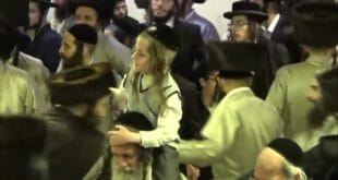 שובו בנים חוגגים שחרורו של הרב ברלנד