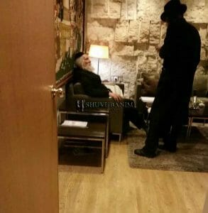 הגה"צ הרב אליעזר ברלנד שליט"א בדרך לקיבוץ הקדוש והגדול באומן תשע"ח