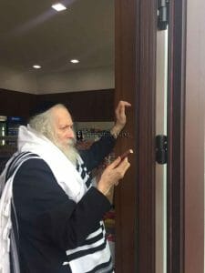 הגה"צ הרב אליעזר ברלנד שליט"א בדרך לקיבוץ הקדוש והגדול באומן תשע"ח