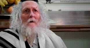 הגה"צ הרב אליעזר ברלנד שליט"א מקרב רחוקים בחוגי בית