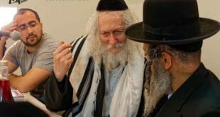 הגה"צ הרב אליעזר ברלנד שליט"א מקרב רחוקים בחוגי בית