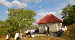 ציון מוהרנ"ת - תפילות הגה"צ הרב אליעזר ברלנד שליט"א ליארצייט