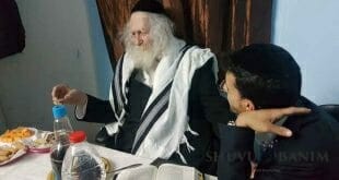 הגה"צ הרב אליעזר ברלנד שליט"א בחוג בית באשדוד