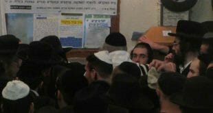 הגה"צ הרב אליעזר ברלנד שליט"א בתפילת ערבית בציונו הקדוש של רבי נחמן - הקיבוץ של תשע"ט