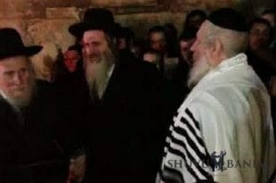 הרב שמואל שטרן שליט"א עם מורינו הרב ברלנד שליט"א בסוכות