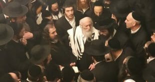 כ"ק הגה"צ הרב אליעזר ברלנד שליט"א בתפילות ותחנונים על עם ישראל בציון הקדוש של ר' עקיבא בטבריה - ז' אדר תשע"ט