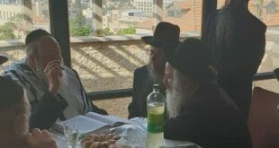 מורינו כ"ק הגה"צ הרב אליעזר ברלנד שליט"א בחוג בית בירושלים