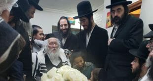 הגה"צ הרב אליעזר ברלנד שליט"א בקבלת קהל בירושלים