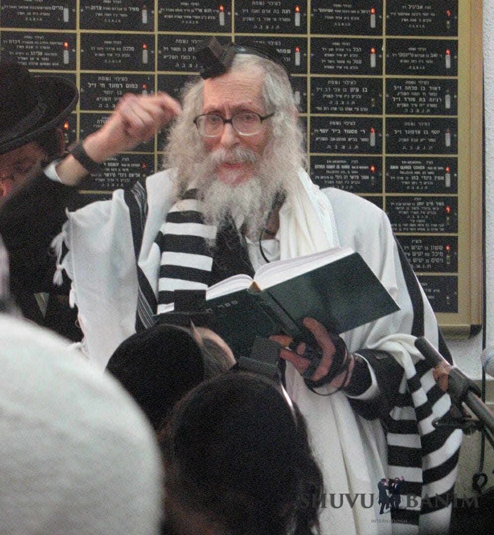 מורינו כ"ק הגה"צ ‏‏הרב אליעזר ברלנד בישיבת 'שובו בנים' בעיר העתיקה תשע''א