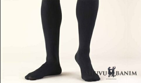 "בט' באב הולכים רק עם גרביים" – דברי הגה"צ הרב אליעזר ברלנד שליט"א