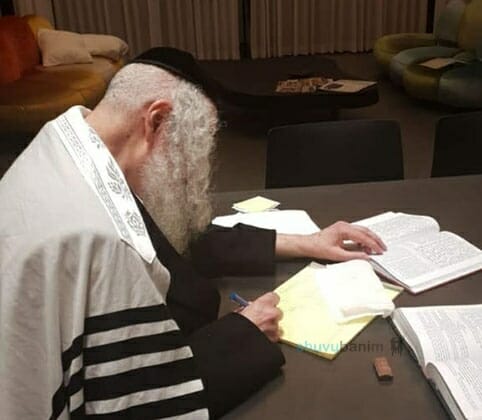 תפילה חדשה להינצל מהקורונה ובמיוחד לנשים הרות – הגה"צ הרב אליעזר ברלנד שליט"א