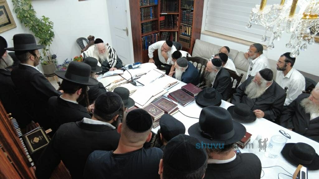 שיעור לתושבי אור עקיבא בבית מורינו הגה"צ רבי אליעזר ברלנד שליט"א