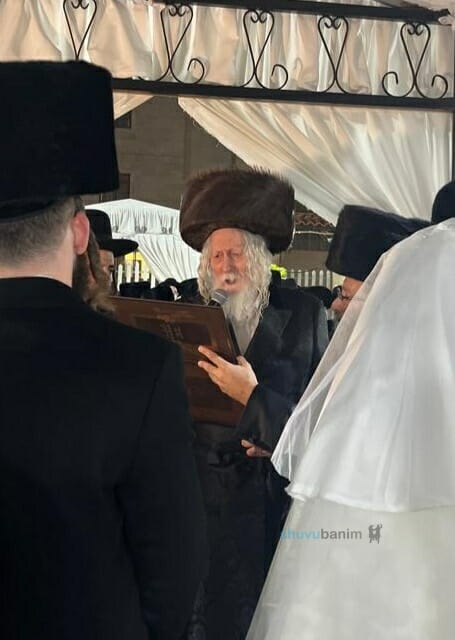 קול ששון וקול שמחה –  הגה"צ רבי אליעזר ברלנד שליט"א השתתף בשמחת נישואי משפחתו בעיר בני ברק